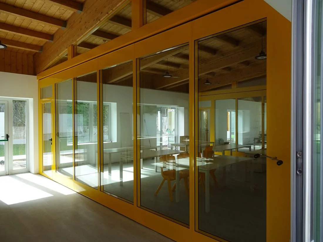 Cloison mobile installée à l'École Montessori
